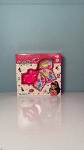 ارایشی طرح لب 4019